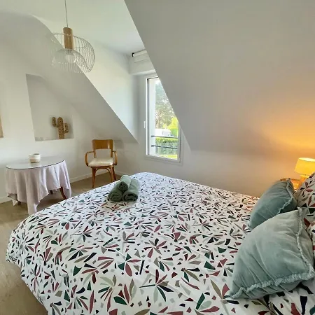 Ti Ar Ch'astel, Maison Avec Locmariaquer