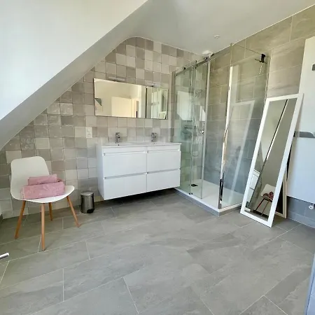 Ti Ar Ch'astel, Maison Avec *