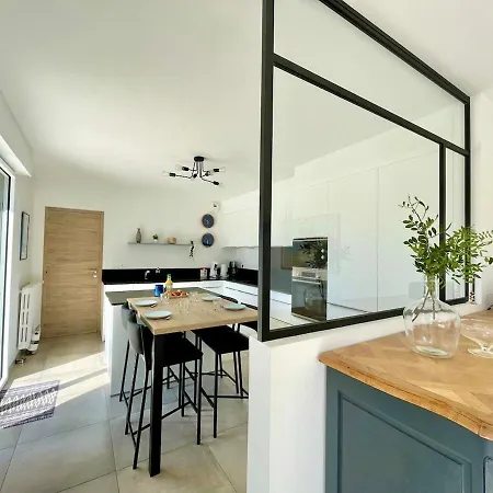 Ti Ar Ch'astel, Maison Avec Locmariaquer